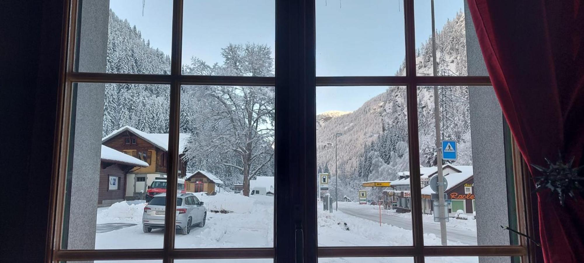 Les Touristes Hotel
